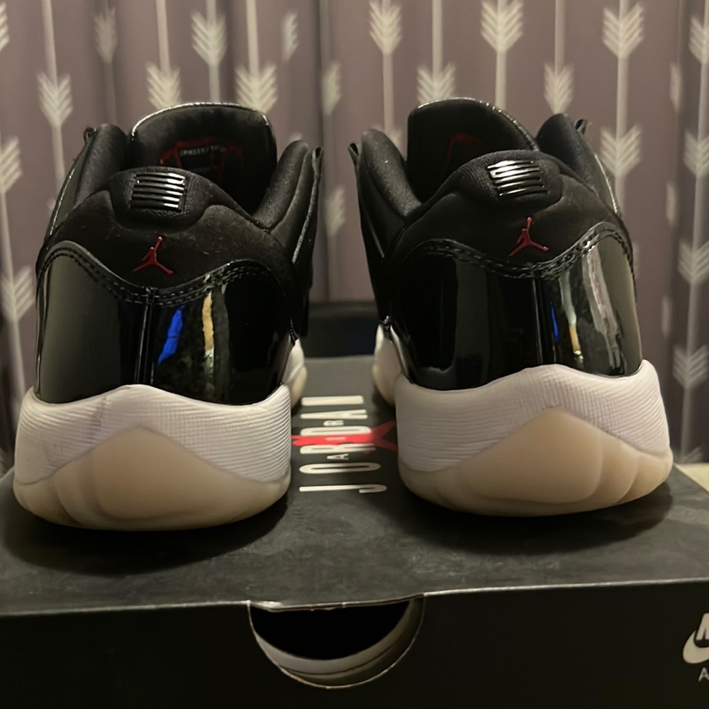 AIR JORDAN 11 RETRO LOW GS '72-10'